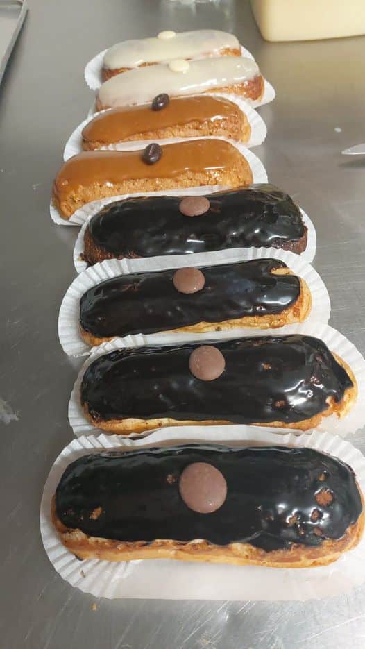 Pas mal pour une boulangère! Lol!

1er éclairs de …