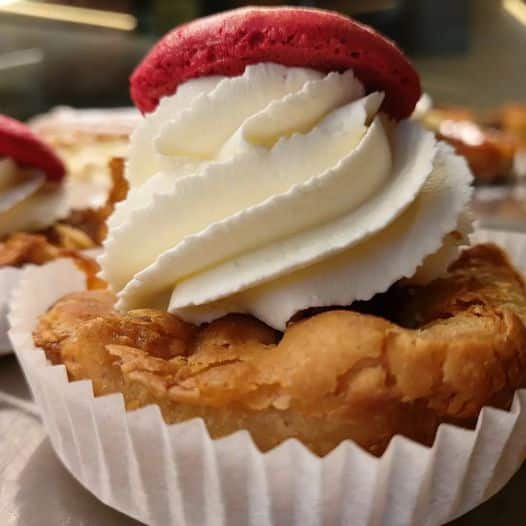 Brioche  feuilleté fraises  chantilly