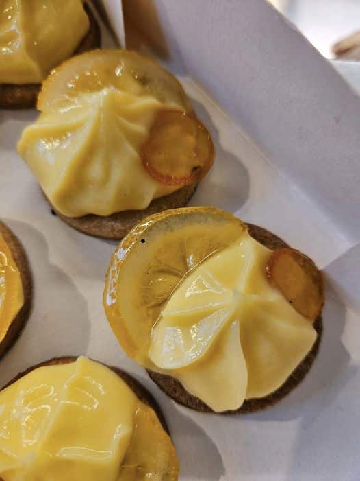 Mignardises au crémeux citrons bio et biscuit bio …